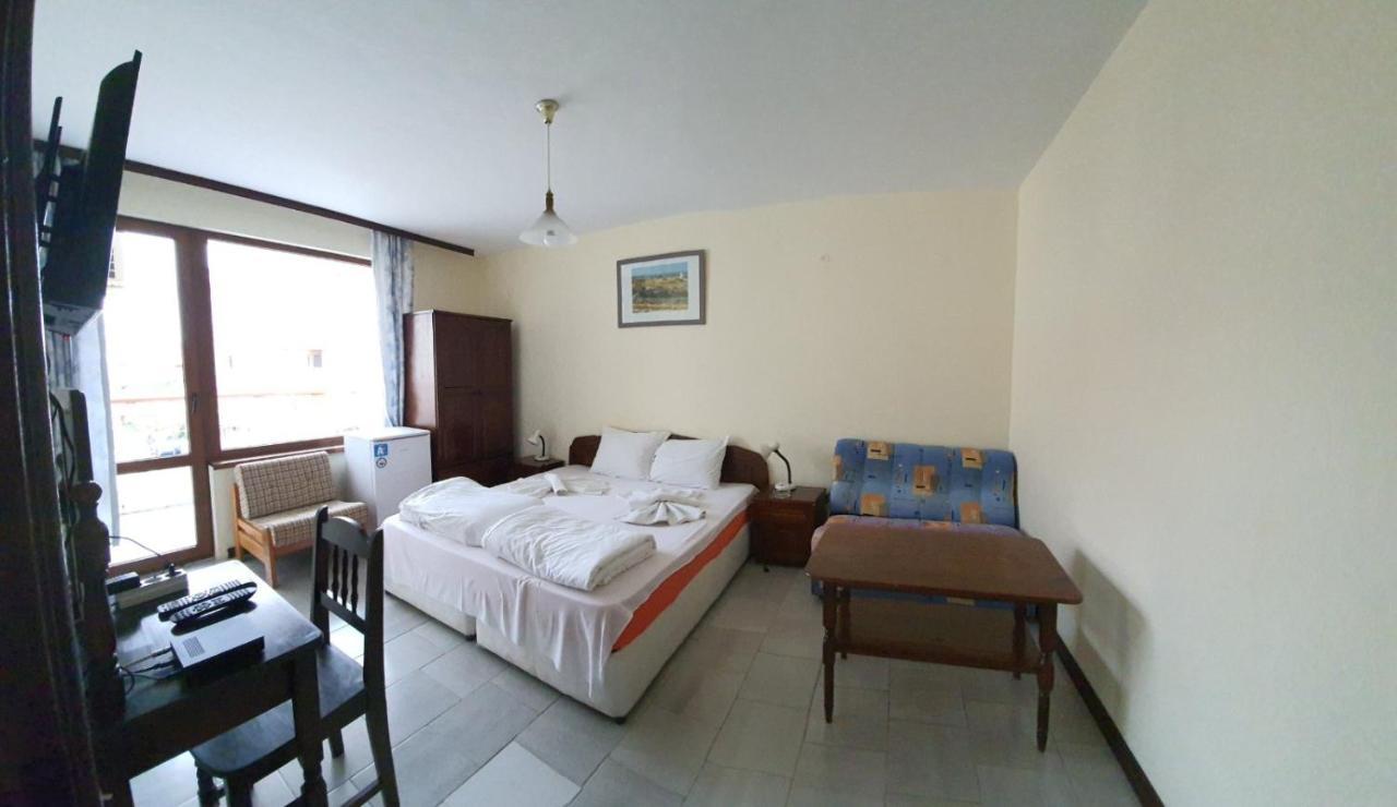 Lazur Hotel رافدا المظهر الخارجي الصورة