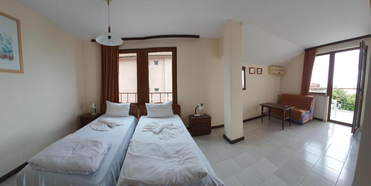 Lazur Hotel رافدا المظهر الخارجي الصورة