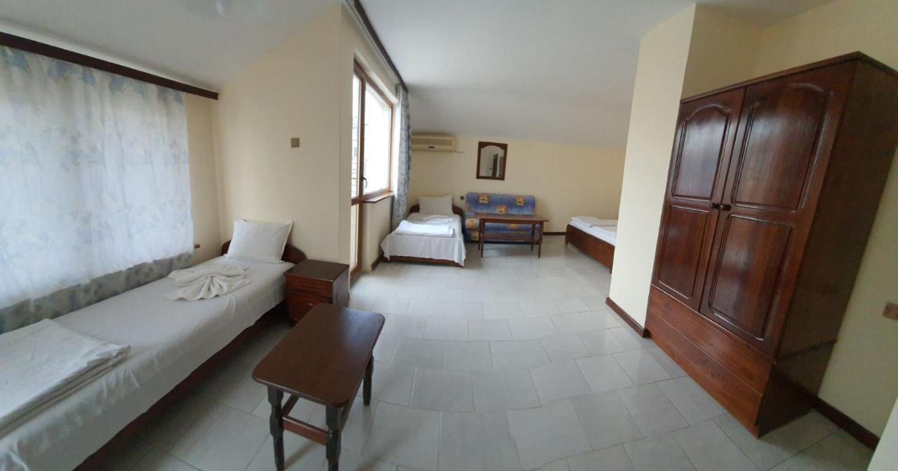 Lazur Hotel رافدا المظهر الخارجي الصورة